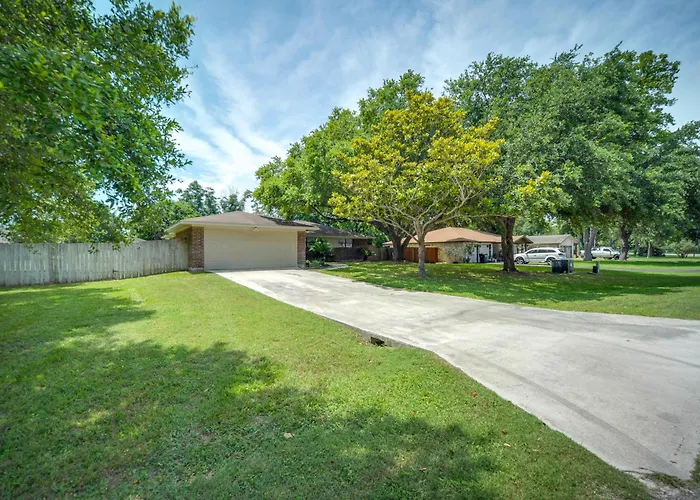 Mcqueeney Home W/ Grill ~ 10 Mi To New Braunfels