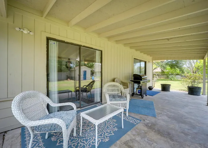 Mcqueeney Home W/ Grill ~ 10 Mi To New Braunfels