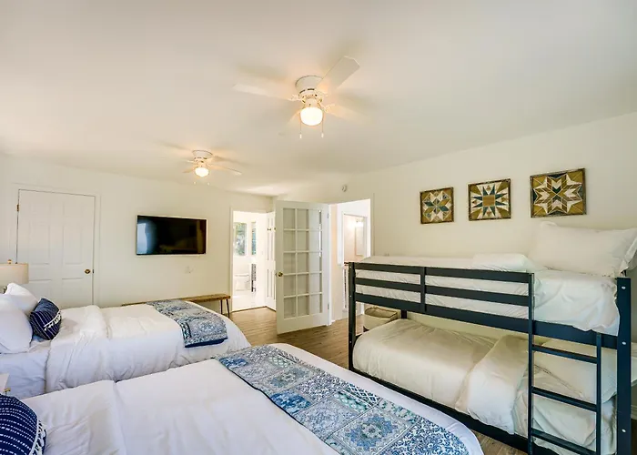 Private Beachfront Lake Michigan Rental W/ Kayaks