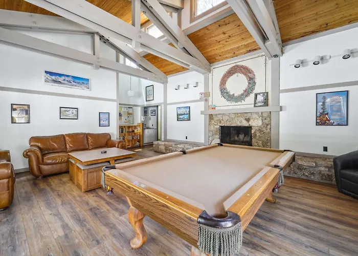 10 Mi To Palisades Tahoe! Condo W/ Game Room