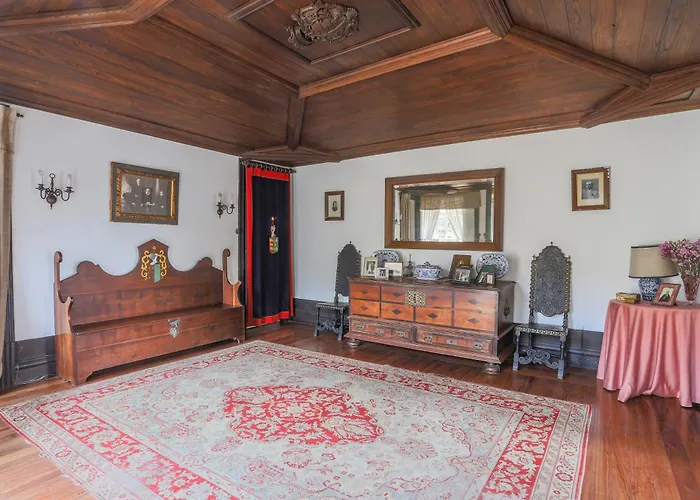 Outeiro Tuías - Manor House