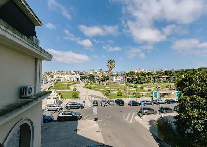 Rent4Rest Estoril Beachfront Apartments