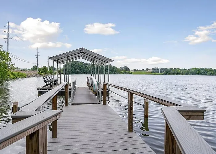 Lake Home, Dock, Fire Pit, Hot Tub, Game Room, Etc