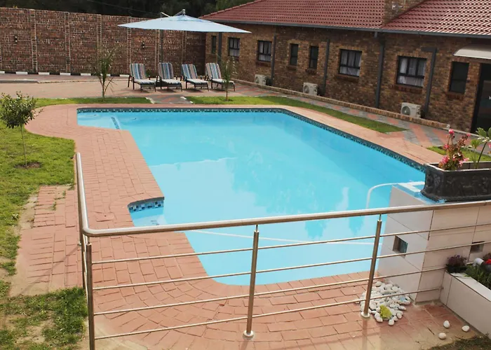 Emperor Lodge And Tours