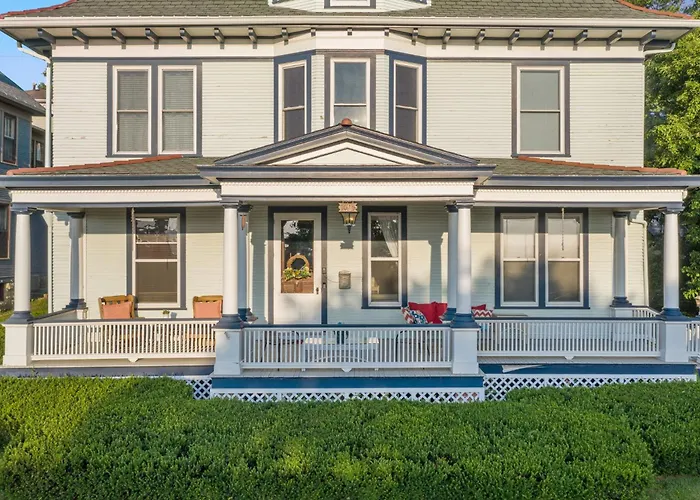 Dubuque'S Front Porch, Historic Charmer, Walk Downtown