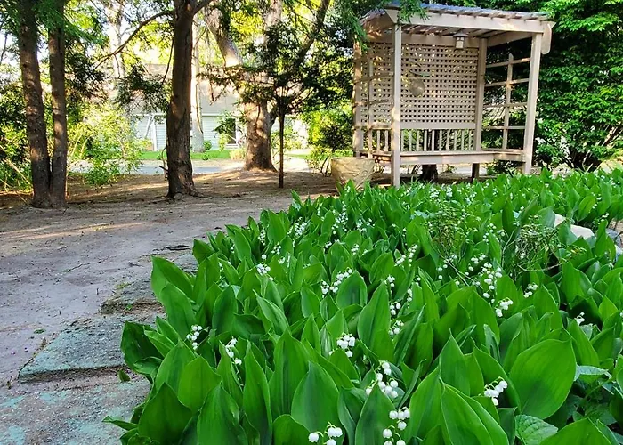 New Seabury Retreat. Butchart Gardens' Inspired