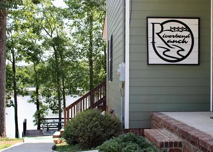 Riverbend Ranch For Family Fun On Smith Lake! Dogs Welcome!