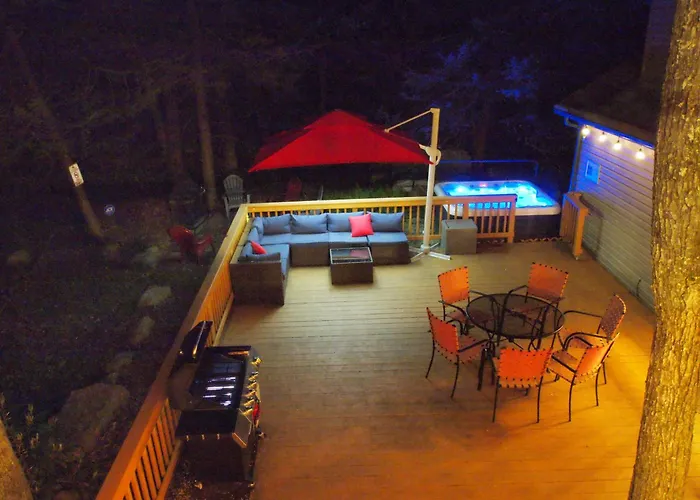 Family Retreat, Closest Rental House To Pool & Beach, Hot Tub, Game Room