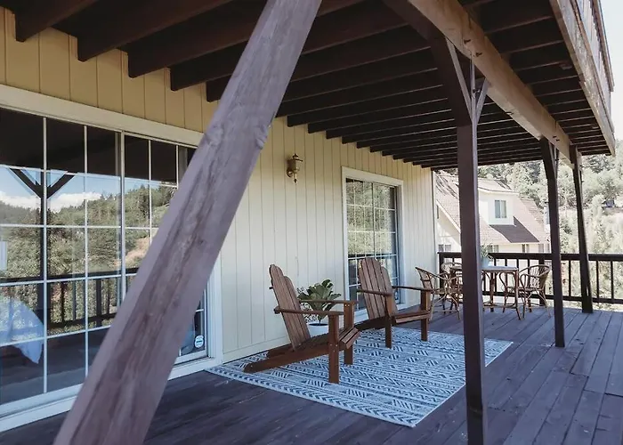 @Wild_Olive_Den ~ Serene Weekend Getaway Cabin