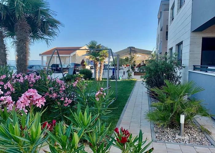 Apartments The Beach Resort Vir