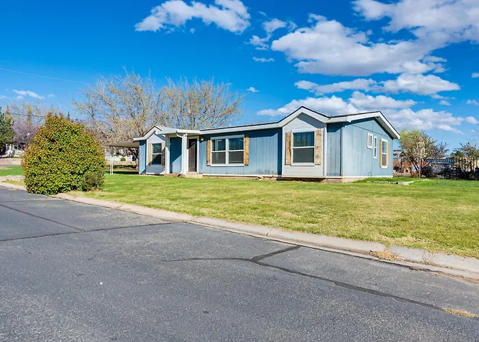 La Verkin Home W/ Yard, Covered Patio & Grill