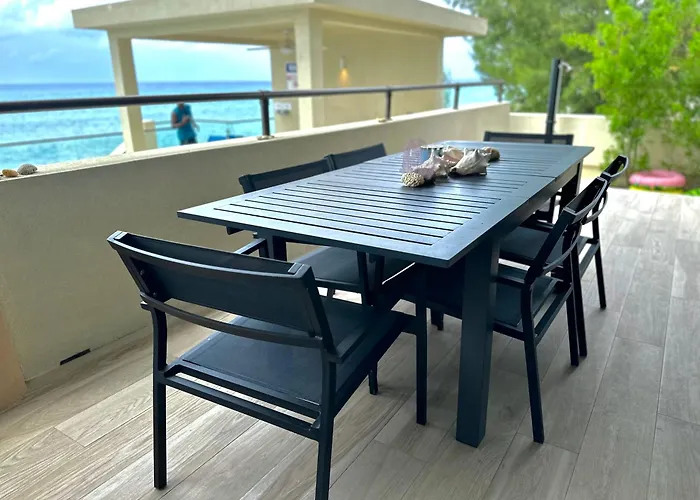 Oceanfront With 7 Mile Beach Views, Ground-Floor, Pool, Sleeps 6