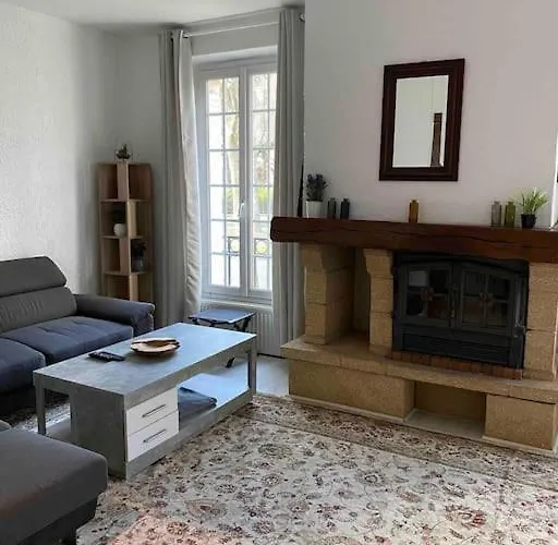 Maison Chaleureuse En Face De La Foret - Proche Insead