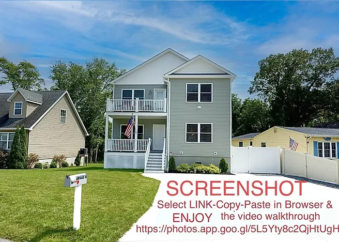 Beach House Cape May Just 1 Block From The Bay & A Short 5 Minutes Walk, Sleeps 19