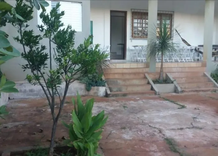 Casa Agradável, Arejada, Espaçosa, Perto de Tudo e Para até 20 Pessoas
