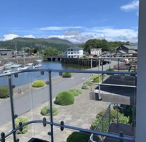 Harbour Haven: Spectacular Views