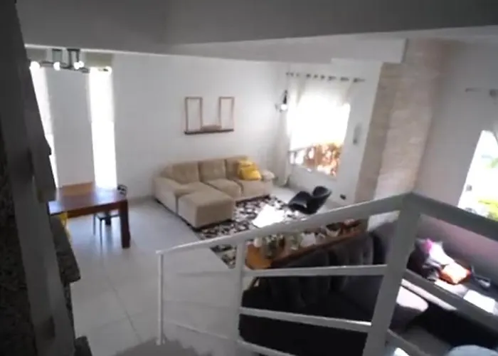 Quarto Privativo em Casa Linda