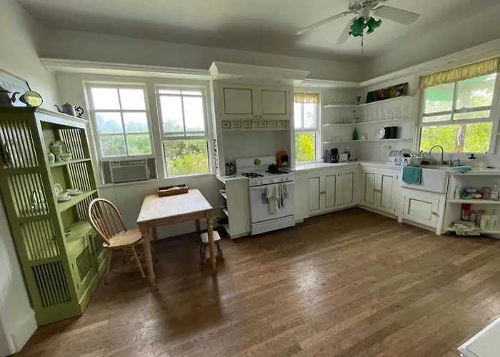Bahamian Farm House