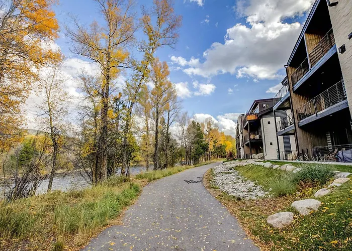 River West Buffalo Mountain Condo: On The Blue River