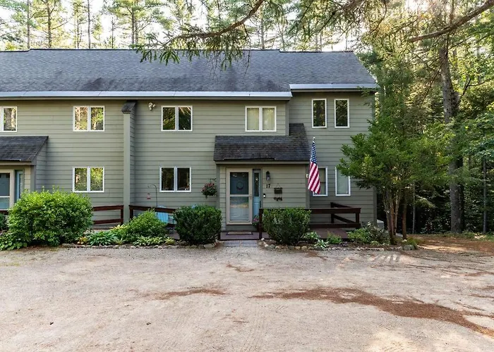 Family-Friendly Townhouse In A Great Location!