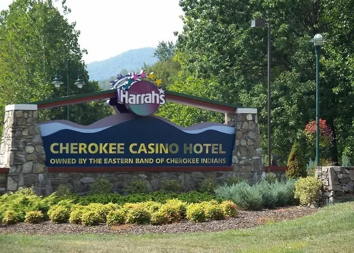 Honeymoon Getaway In Woods Near Noc And Smoky Mtn Rr