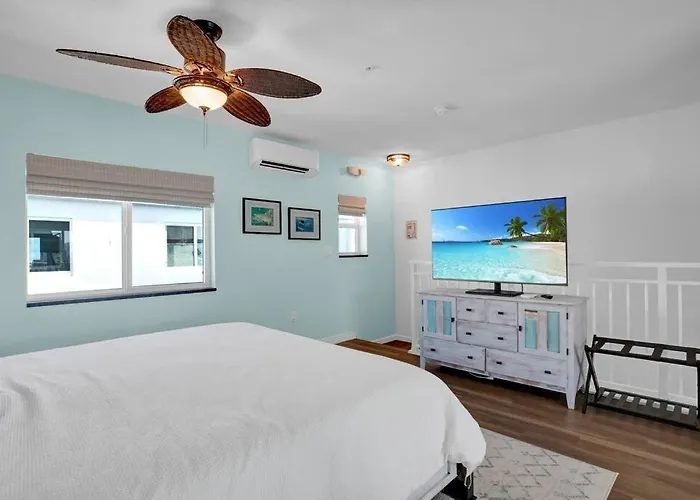 1B 2Ba Seaside Getaway Pool Oceanside