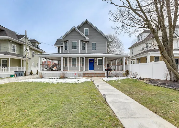 Long Branch Getaway - Walk To Beaches & Dining!