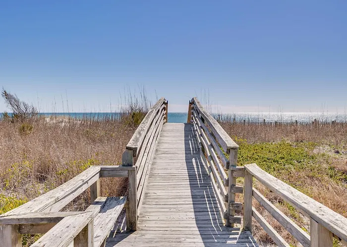 Ocean-View Apt In Emerald Isle - Walk To Beach