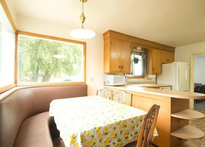 Spacious 5Br 2Ba Home - Fenced Yard, Bbq, Fire Pit