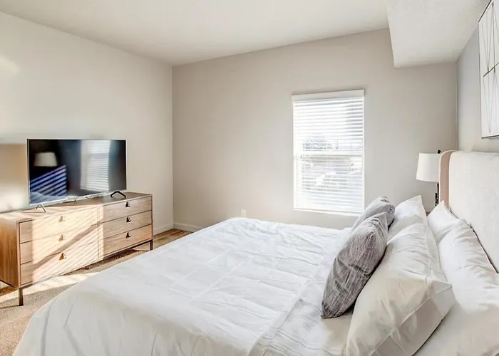 Landing Modern Apartment With Amazing Amenities
