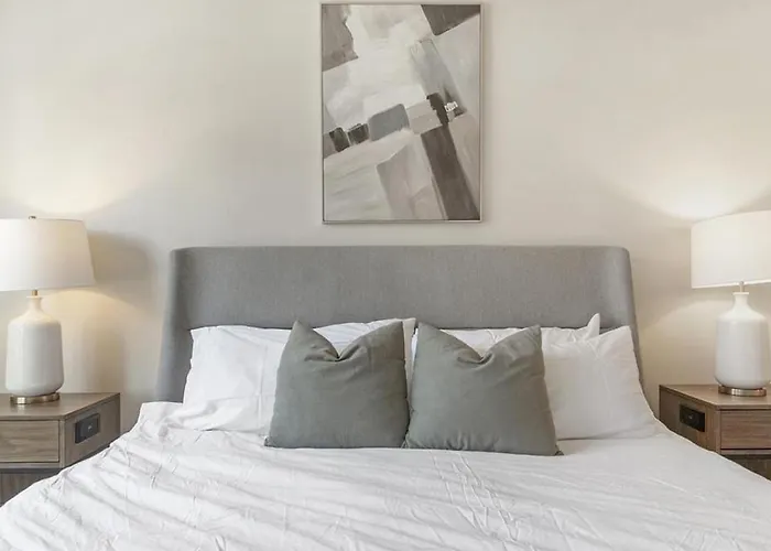 Landing Modern Apartment With Amazing Amenities