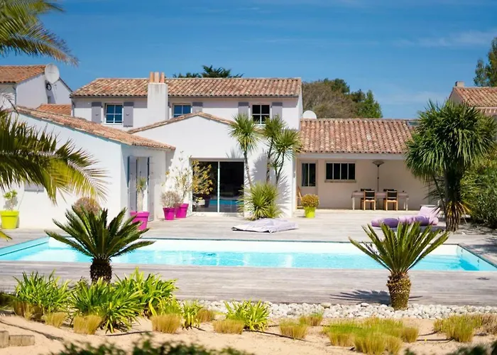 Maison Au Calme En Lisiere De Foret Avec Piscine Chauffee