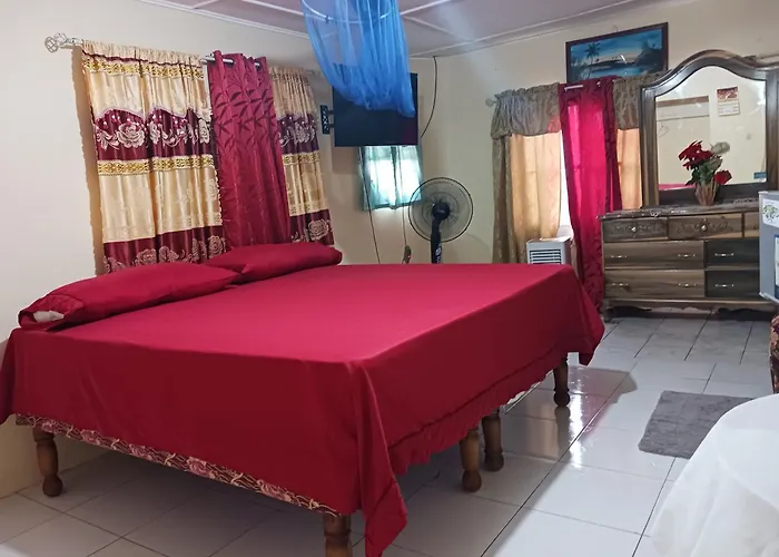 Tina'S Guest House