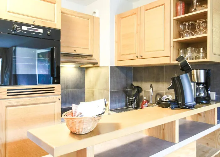 Stunning 3-Bedroom Apartment With Mountain Views