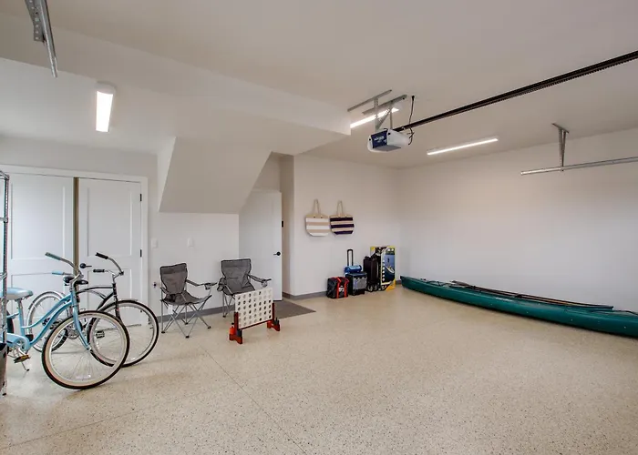 Riverfront Sheboygan Townhome W/ Grill!