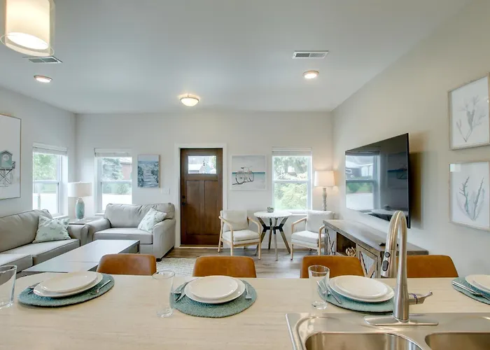Riverfront Sheboygan Townhome W/ Grill!