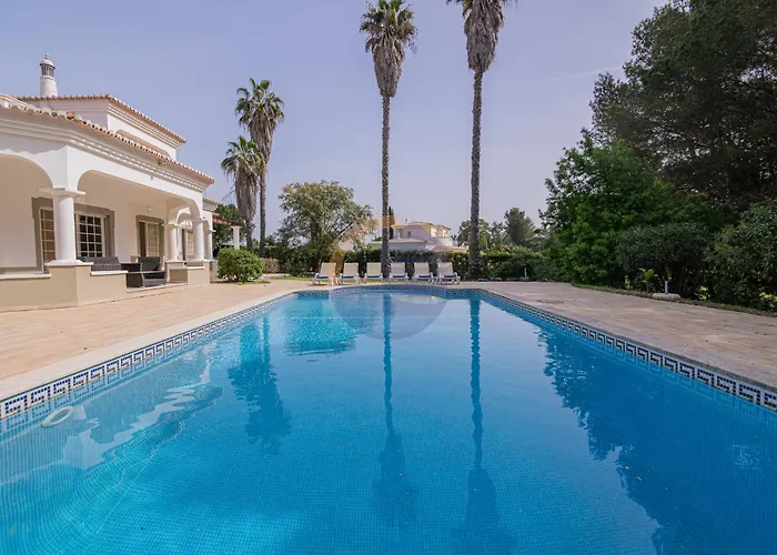 Villa Luxury Suites, Heated Outdoor Pool