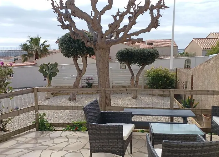 Appartement Spacieux De Plein Pied Avec 2 Chambres, Cuisine, Salon, Terrasse A 2 Minutes De La Plage