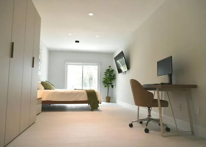 Luxury Contemporary Hidden Gem