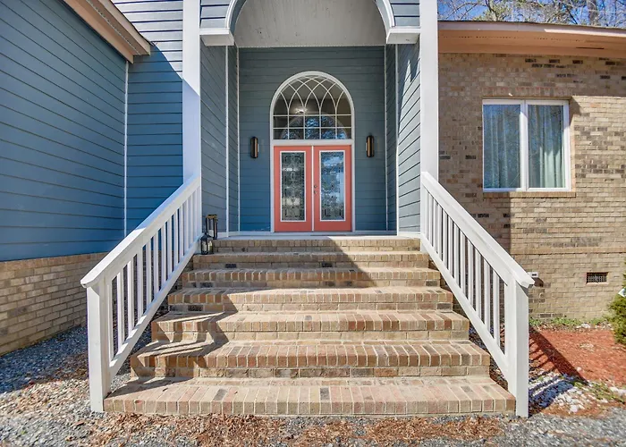 Spacious Hampton Vacation Home Near Beaches!