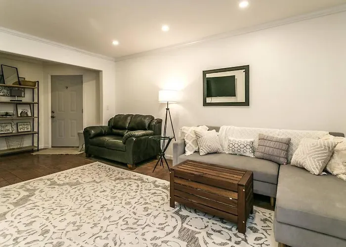 The Beach Pad- A Luxury Sylvan Getaway