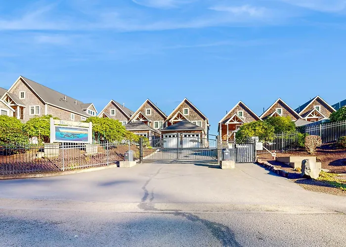 Oceanfront Condo In Gated Community With Sea Views