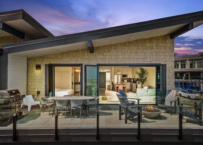 Beachfront Luxury Suite #18 At The Beach House