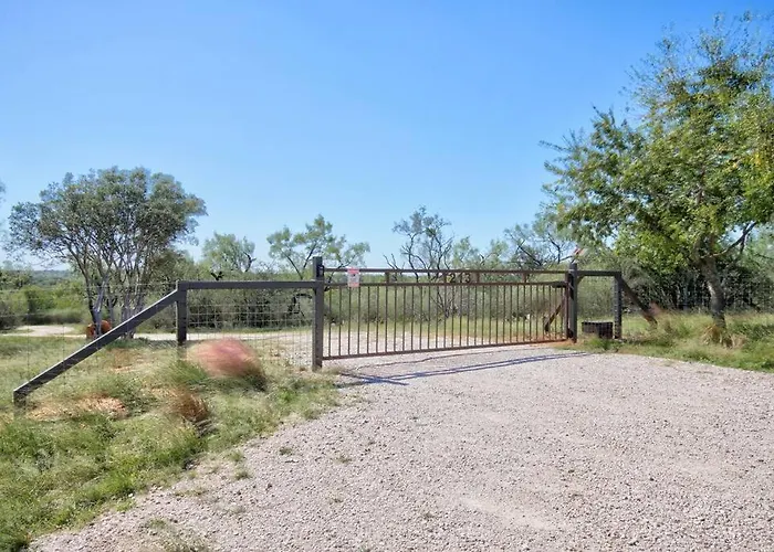 Eagle'S Grotto - Quiet 5 Acre Riverside Retreat On Llano River