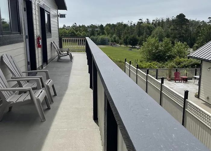 Pacific Rim Guest Lodge - Adults Only