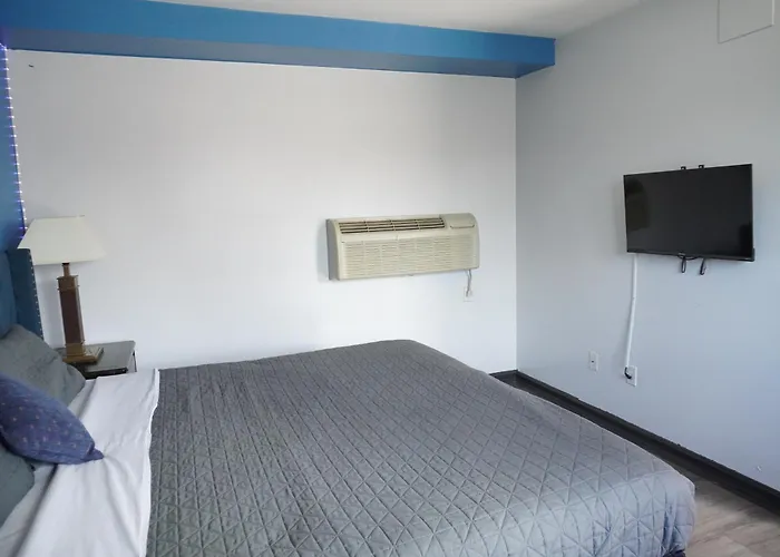 Crestwood Motel