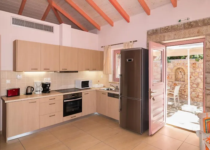 Athena'S Cottage Stoupa
