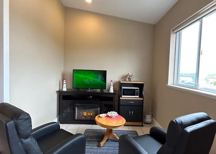 Pacific Rim Guest Lodge - Adults Only