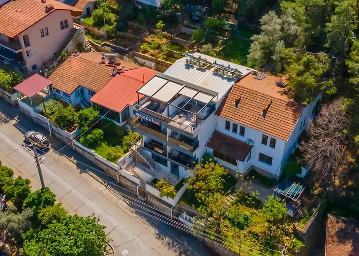 Nakas Suites