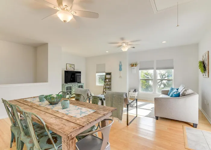 Seabrook Getaway W/ Balconies & Bay Views!